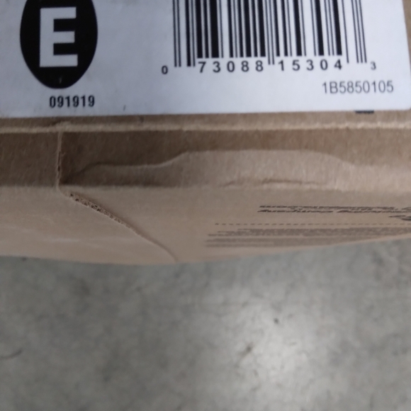 BENEKE BEMIS ELONGATED WHITE TOILET SEAT IN BOX - Picture 12 of 16